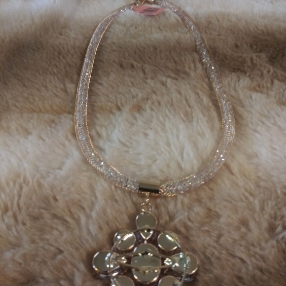 White Austrian Crystal Flower Pendant Necklace 21Inch - Picture 15 of 16